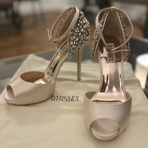 Badgley Mischka Champagne Peep Toe Heels